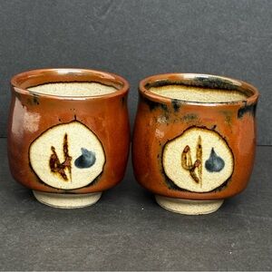 Two Japanese Mashiko Pottery Ceramic Tea Cups Yunomi Flowers Brown Kaki Glaze